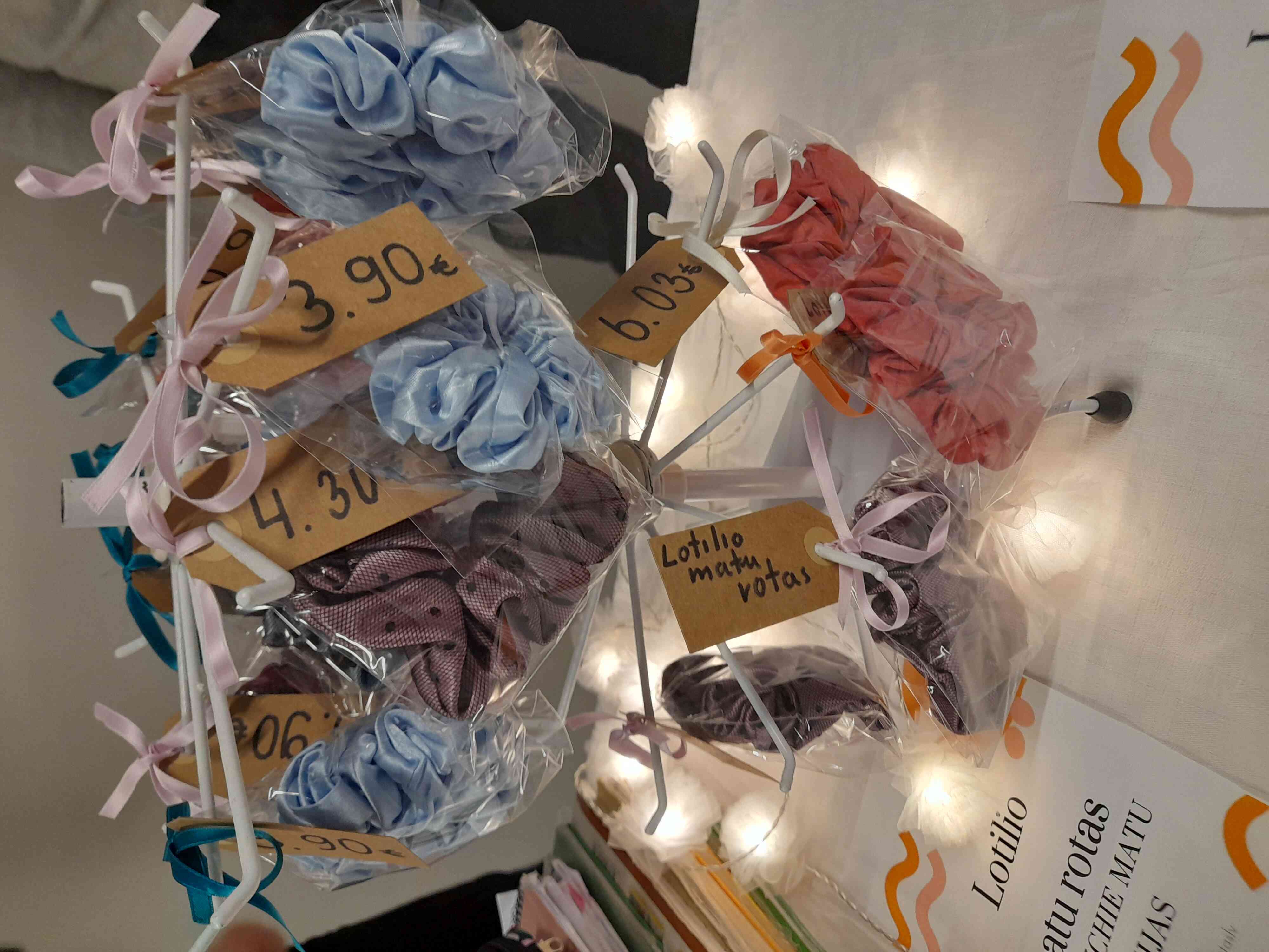 &ldquo;Rīdzē&rdquo; notiek skolēnu mācību uzņēmumu tirdziņ&scaron;