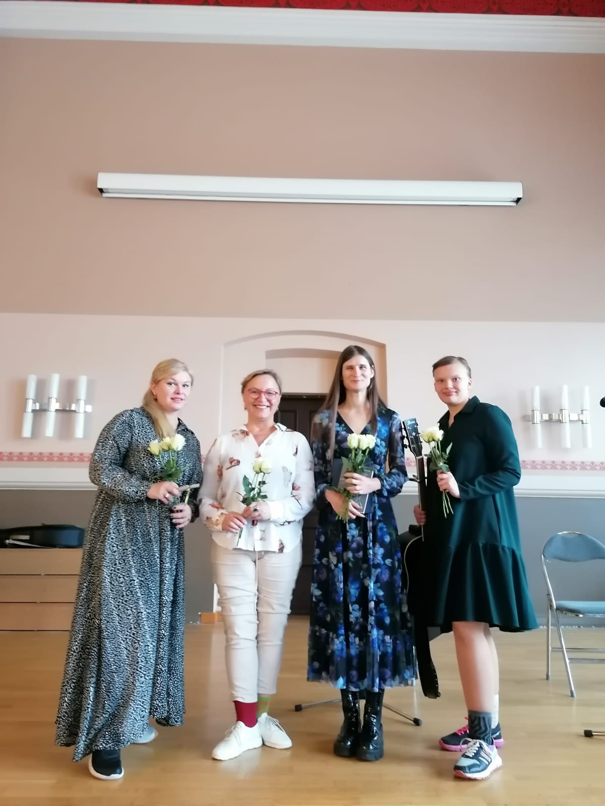 Dažādo kurpju diena dzejiskā noskaņā