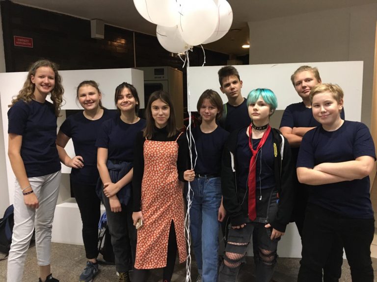 8.b klases skolniece Marta Vitkovska startē konkursā “Gudrs, vēl gudrāks”