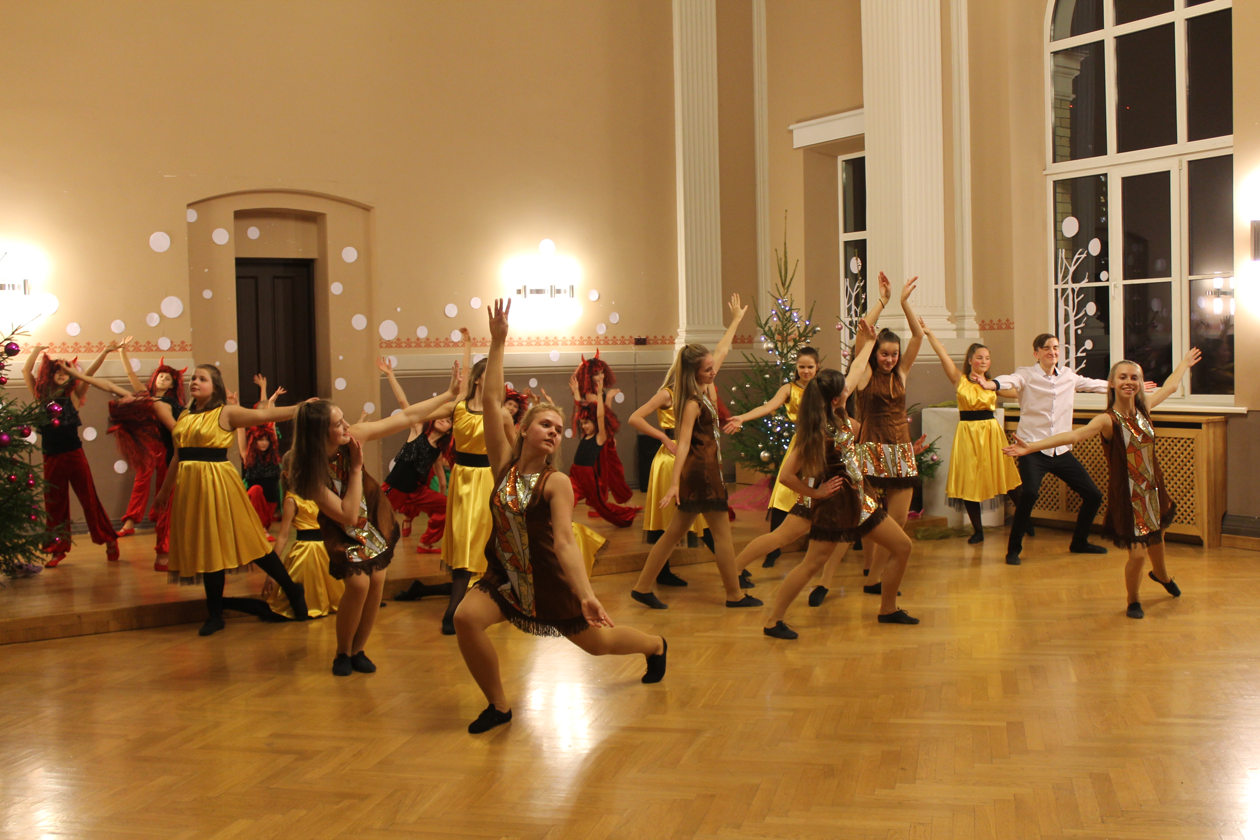 Izskanējis mūsdienu deju grupas “Rīdze” koncerts