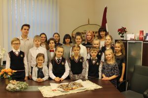 Semestra noslēguma svinīgais pasākums pie skolas direktores