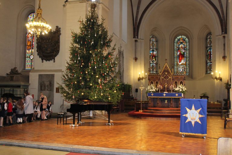 Svinīgais svētbrīdis Doma baznīcā