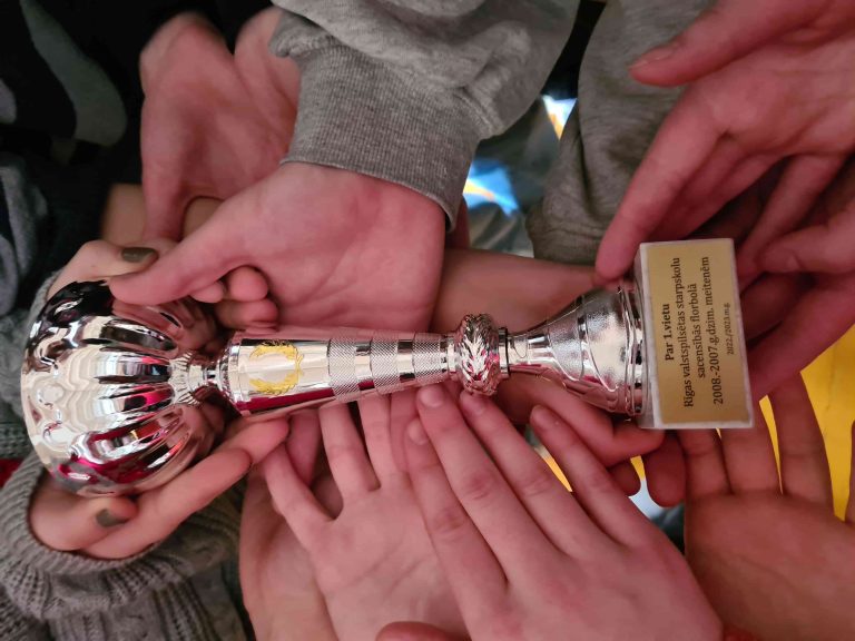 “Rīdzes” jauniešiem veiksmīgs starts florbola sacensībās