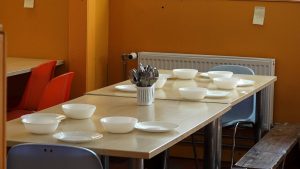 Informācija par pusdienu līgumu slēgšanu